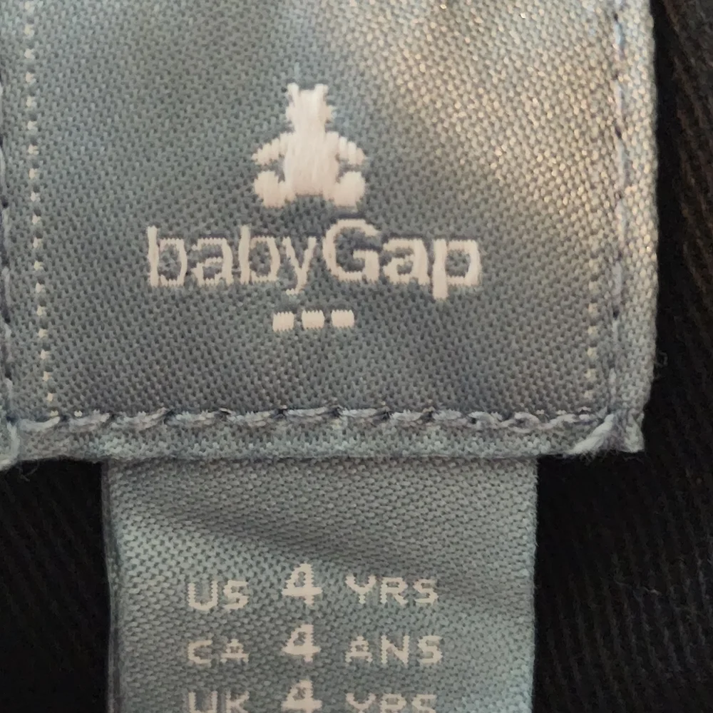 Baby gap coat 4.            ‎       Bin 20